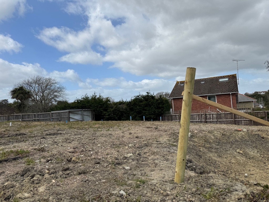 Lot: 57 - FREEHOLD DEVELOPMENT SITE WITH PLANNING FOR TWO DETACHED HOMES - View of site